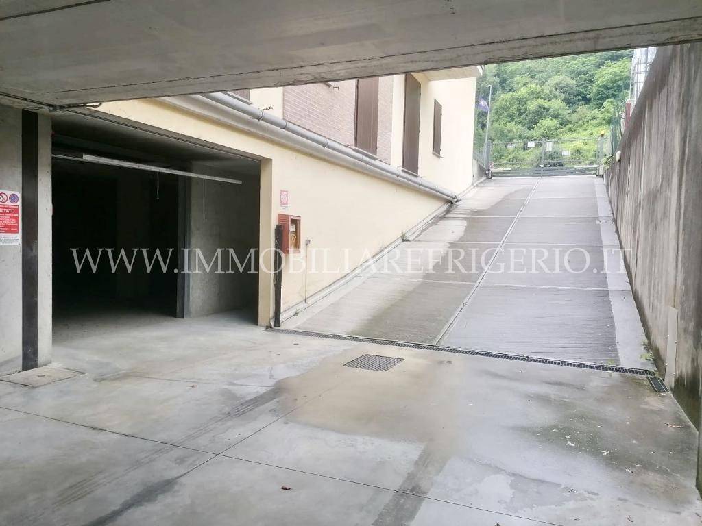 locale di sgombero in vendita a Pontida