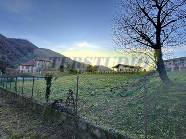 terreno edificabile in vendita a Pontida