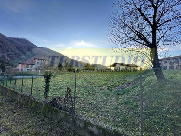terreno edificabile in vendita a Pontida