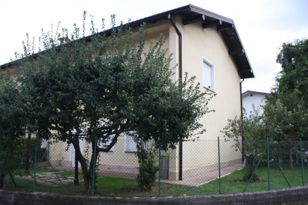 casa indipendente in vendita a Pontida