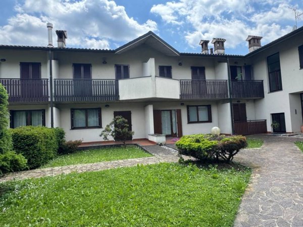 casa indipendente in vendita a Pontida