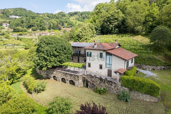 casa indipendente in vendita a Pontida