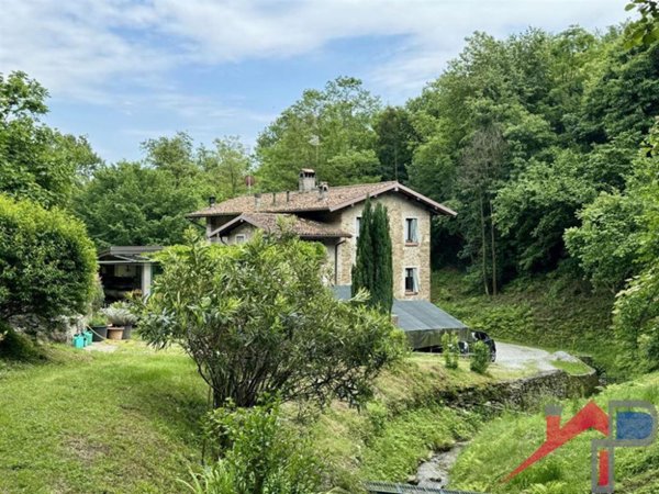 casa indipendente in vendita a Pontida