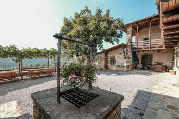 casa indipendente in vendita a Pontida