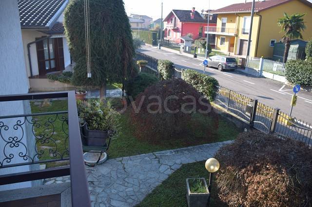 casa indipendente in vendita a Pontirolo Nuovo