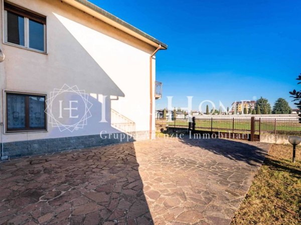casa indipendente in vendita a Pontirolo Nuovo