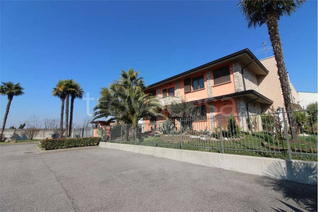 casa indipendente in vendita a Pontirolo Nuovo