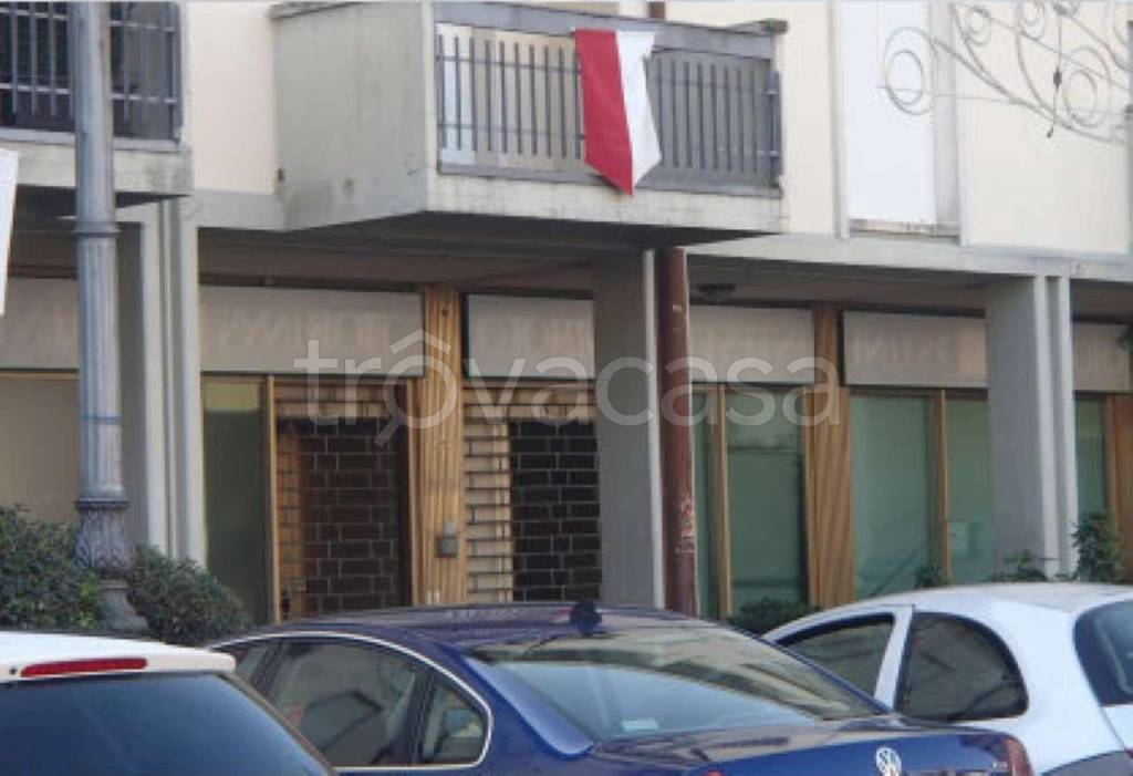 negozio in vendita a Pontirolo Nuovo