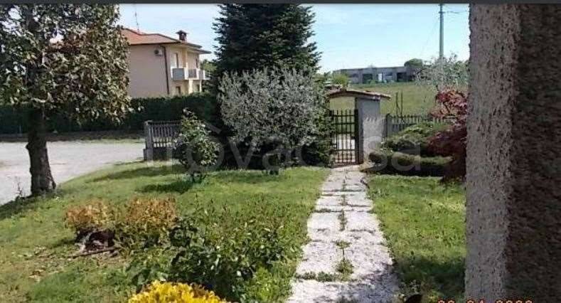 casa indipendente in vendita a Pontirolo Nuovo