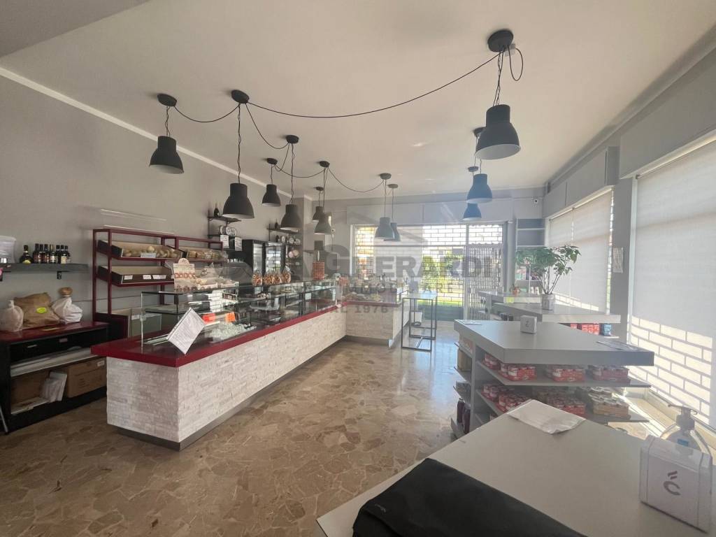 negozio in vendita a Pontirolo Nuovo