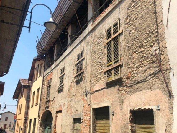 intera palazzina in vendita a Pontirolo Nuovo