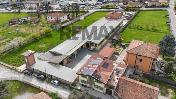 locale commerciale in vendita a Pontirolo Nuovo