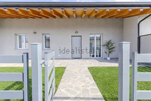 casa indipendente in vendita a Pontirolo Nuovo