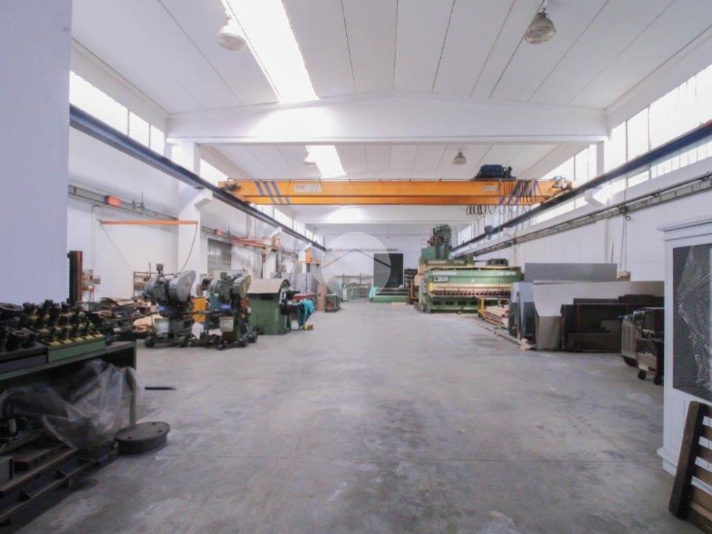 locale commerciale in vendita a Pontirolo Nuovo in zona Fornasotto