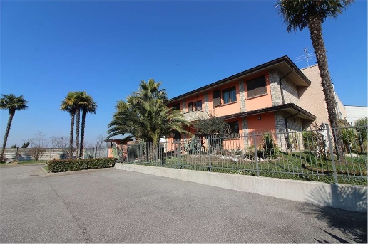 casa indipendente in vendita a Pontirolo Nuovo