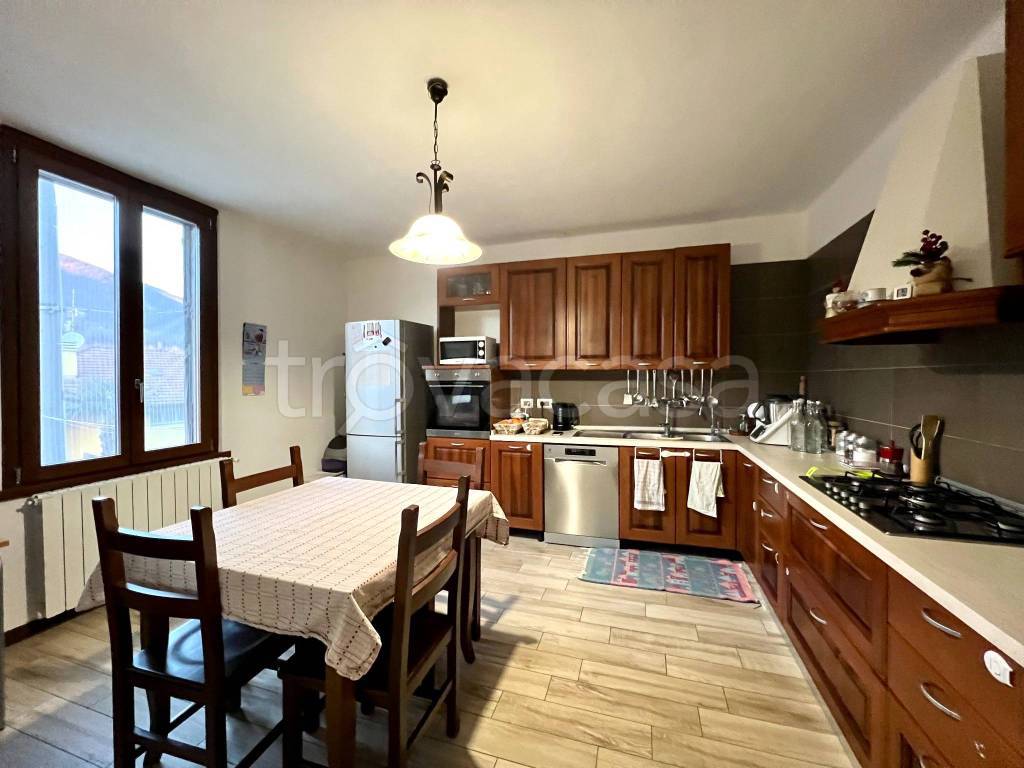 casa indipendente in vendita a Pradalunga