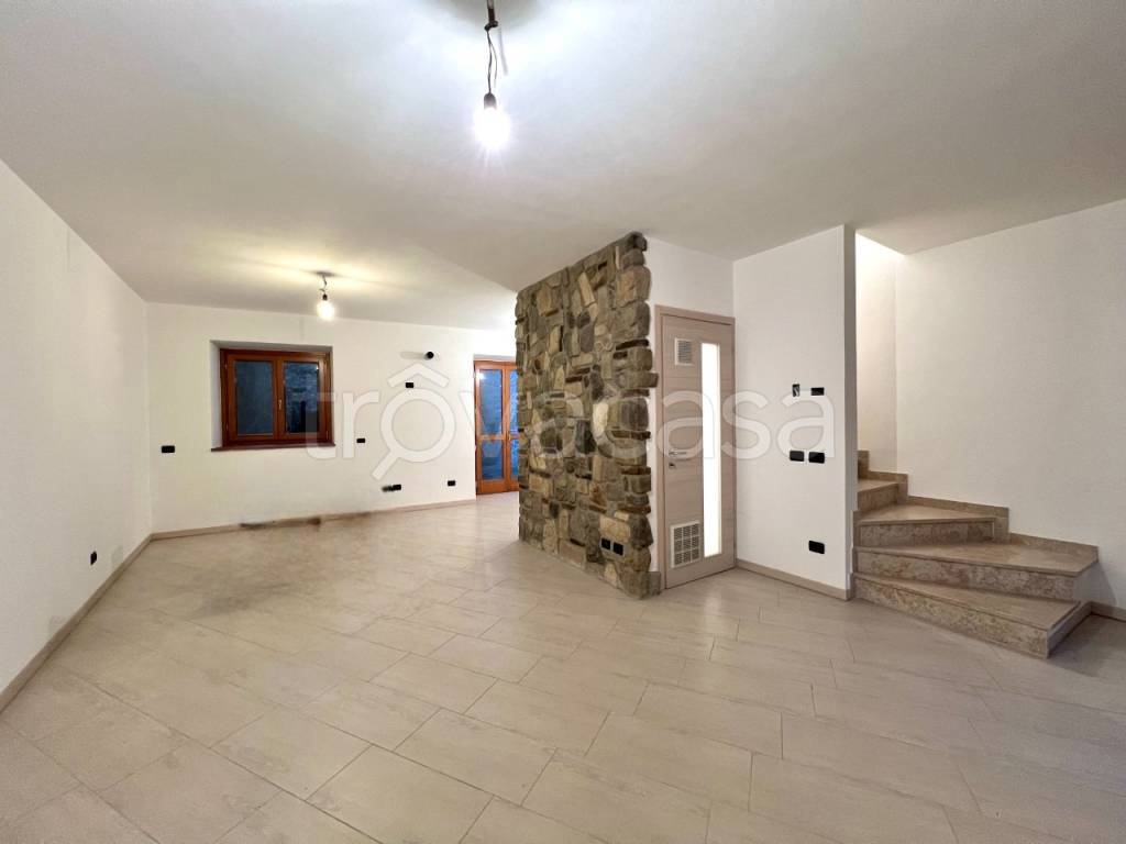 casa indipendente in vendita a Pradalunga