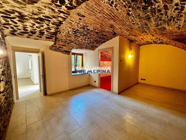 casa indipendente in vendita a Pradalunga