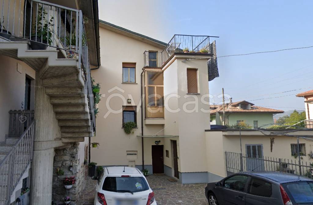 appartamento in vendita a Pradalunga