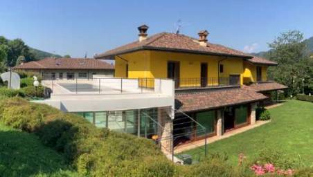 casa indipendente in vendita a Pradalunga