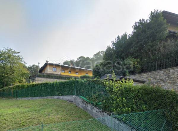 casa indipendente in vendita a Pradalunga