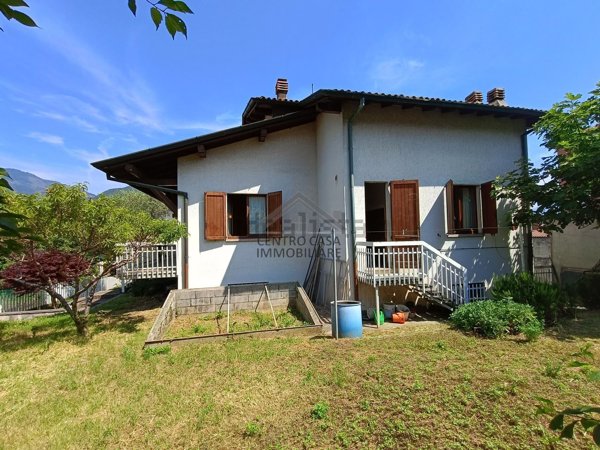 casa indipendente in vendita a Pradalunga