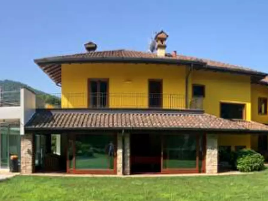 casa indipendente in vendita a Pradalunga