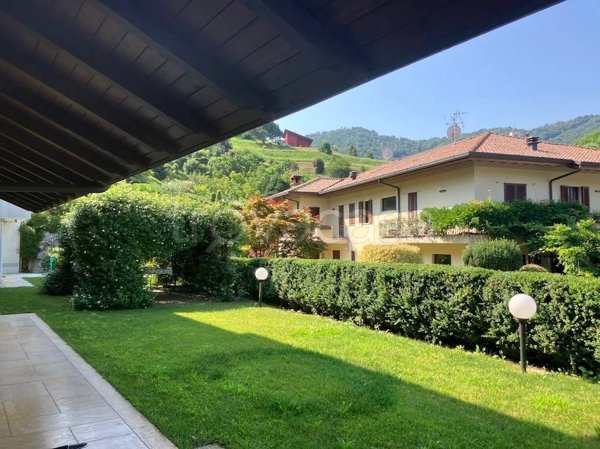 casa indipendente in vendita a Pradalunga