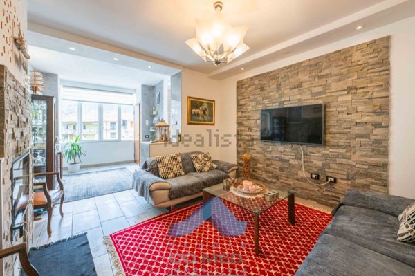 casa indipendente in vendita a Pradalunga