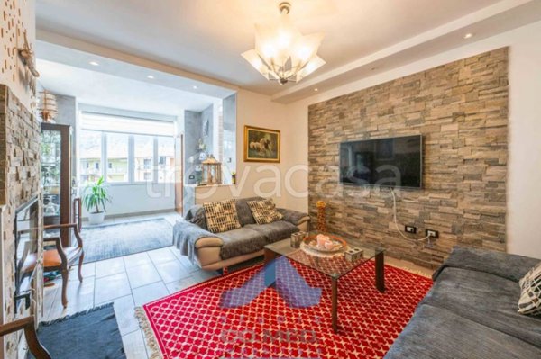 casa indipendente in vendita a Pradalunga