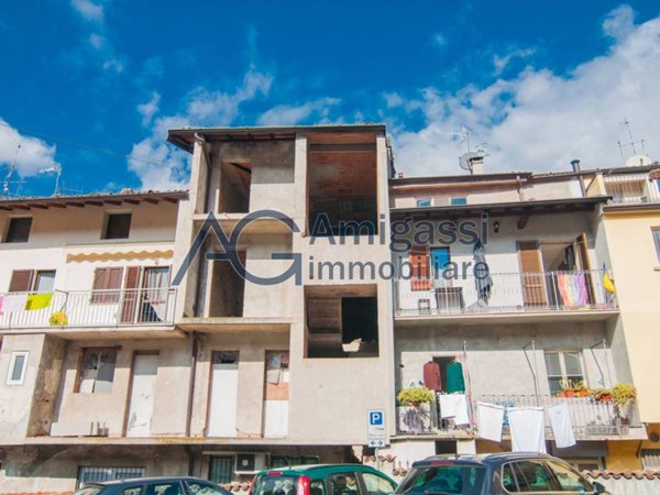 casa indipendente in vendita a Pradalunga