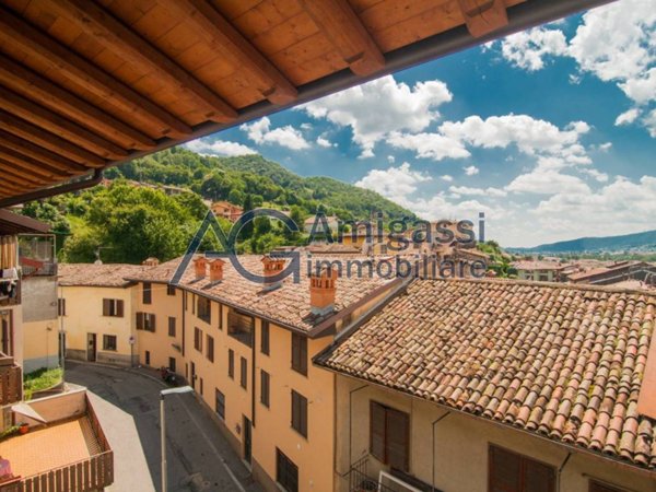 casa indipendente in vendita a Pradalunga