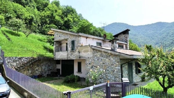 casa indipendente in vendita a Pradalunga