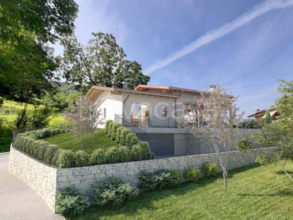 casa indipendente in vendita a Pradalunga