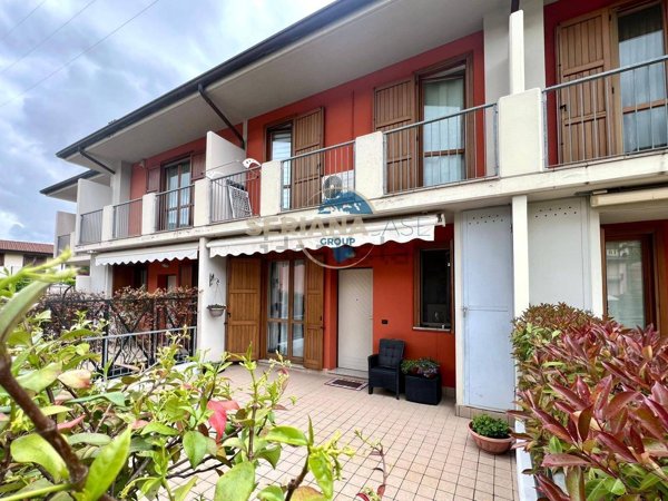 casa indipendente in vendita a Pradalunga