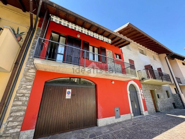 casa semindipendente in vendita a Pradalunga