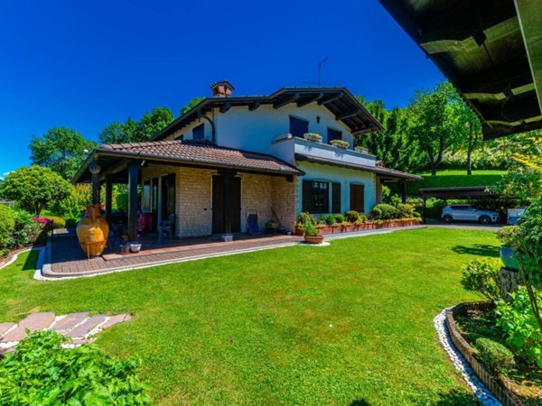 casa indipendente in vendita a Pradalunga