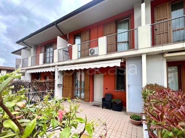 casa indipendente in vendita a Pradalunga