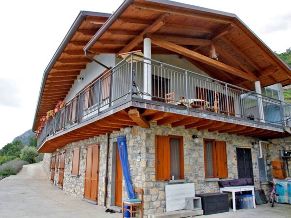 casa indipendente in vendita a Predore