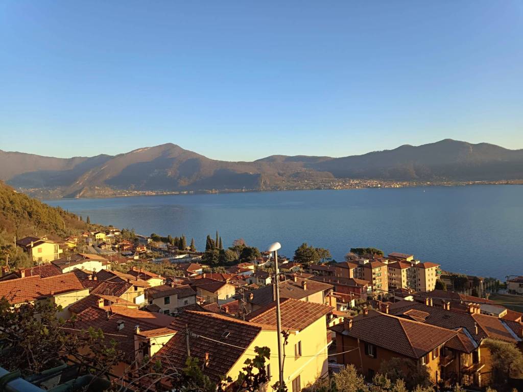 casa indipendente in vendita a Predore