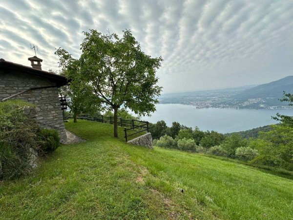 casa indipendente in vendita a Predore