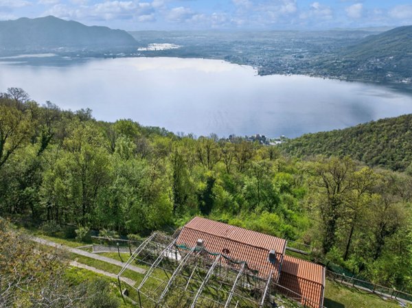 casa indipendente in vendita a Predore