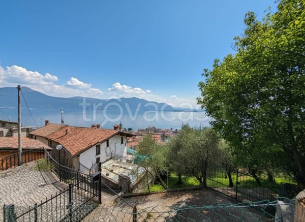 casa indipendente in vendita a Predore in zona Eurovil