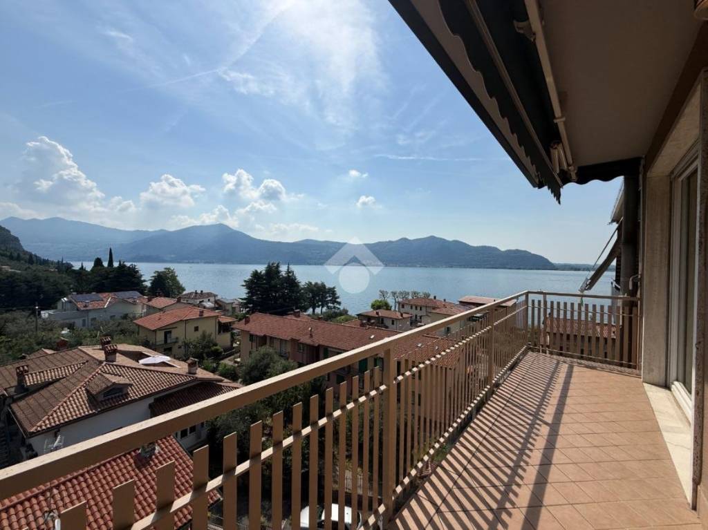 appartamento in vendita a Predore in zona Eurovil