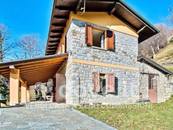 casa indipendente in vendita a Predore in zona Eurovil