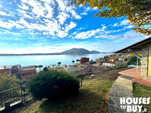 casa indipendente in vendita a Predore in zona Eurovil