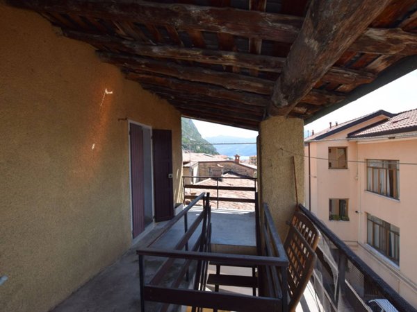 casa indipendente in vendita a Predore in zona Eurovil