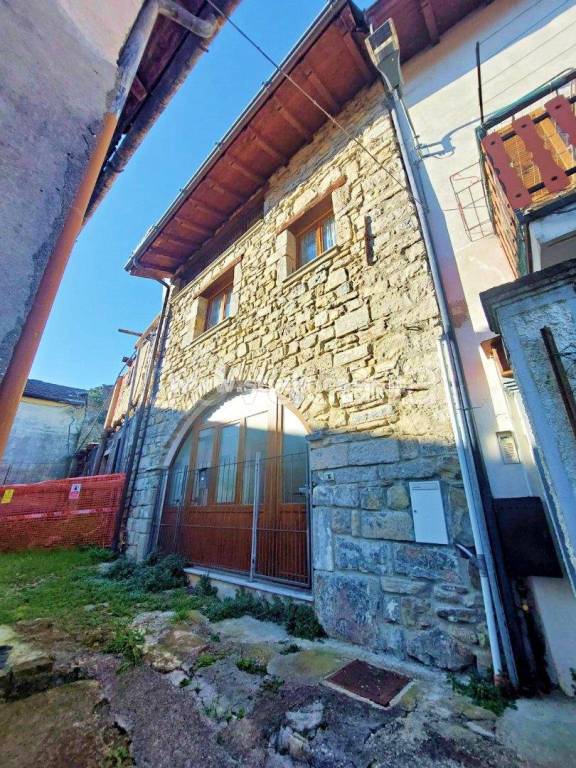 casa indipendente in vendita a Premolo