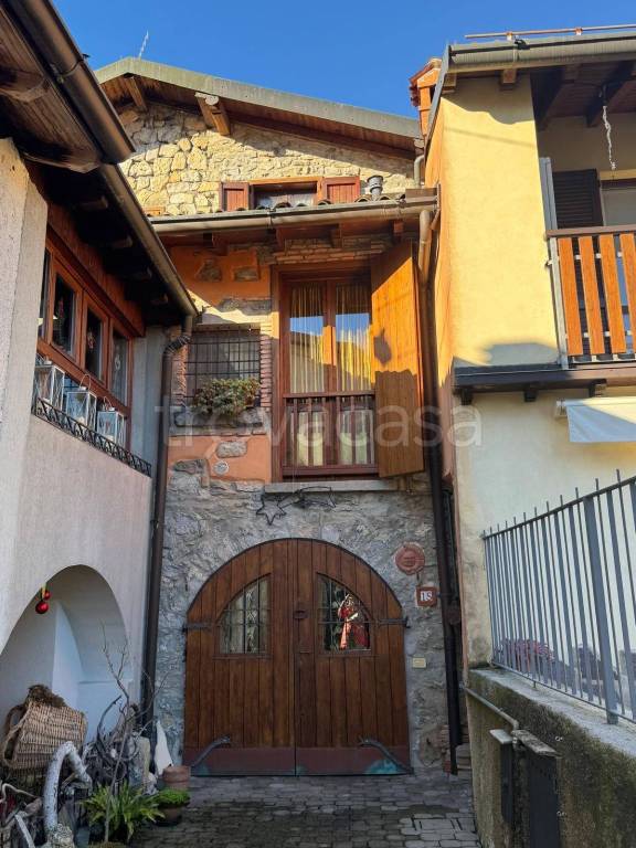 casa indipendente in vendita a Premolo