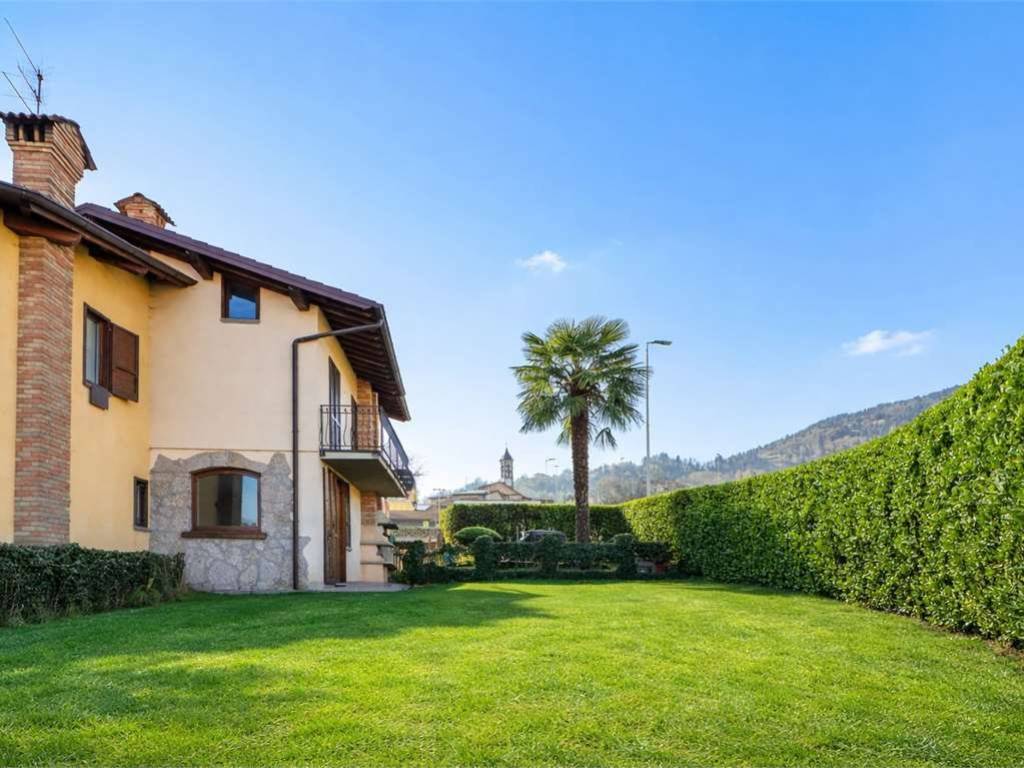 casa indipendente in vendita a Premolo